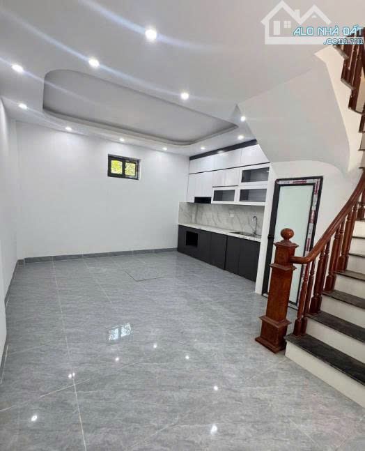 BÁN GẤP NHÀ DI TRẠCH_38M2X4T, NGÕ NÔNG, Ô TÔ SÁT, GẦN ĐÔ THỊ Hinode Royal Park, 2 THOÁNG - 3