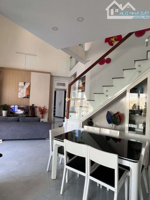Bán villa 2 tầng, sổ riêng, đường oto,Ba Tháng Tư, P3 Đà Lạt – 200m2 – giá 15 tỷ - 3