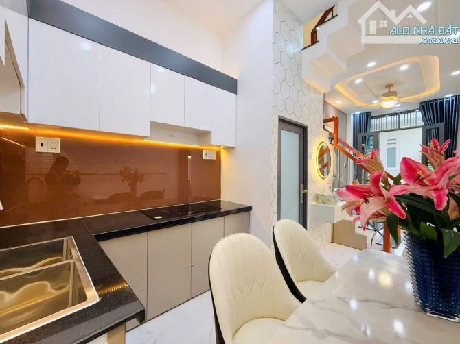 GẤP, HÀNG NGỘP! Đường Cô Giang 4tỷ2 Dt 53m2 (3PN 3WC), Hẻm 3m có vỉa hè - 3