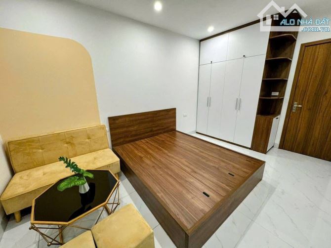 SIÊU MẪU CHÂN DÀI HỒ TÙNG MẬU CẦU GIẤY - 27 PHÒNG- DOANH THU 170TR THÁNG - 3