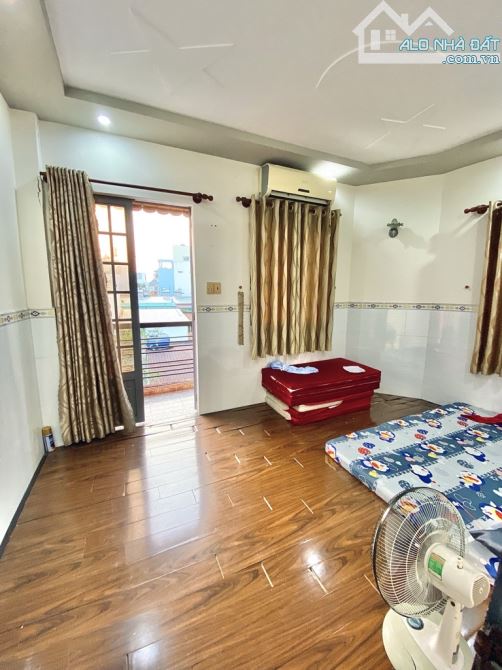 Bán gấp nhà, Hoàng Sa, P5, Tân Bình, 4.5 x 8.5m, 3Tầng, hẻm 3m thông, Chỉ 4.5Tỷ(TL) - 3
