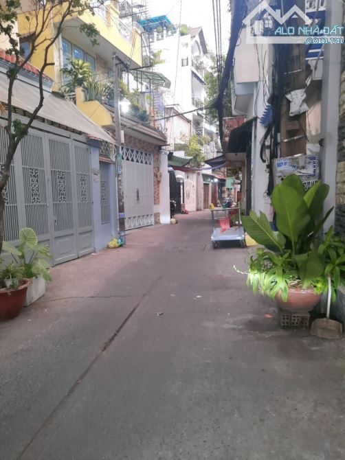 Bán gấp nhà, CMT8, P5, Tân Bình, 4.2 x 8.5m, 3Tầng, hẻm 3m thông, Chỉ 4.5Tỷ(TL) - 3