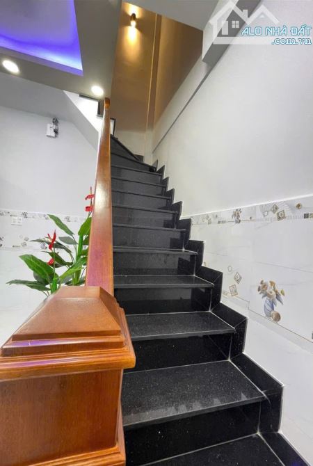Nhà nhỏ 2 tầng khu Bàu Cát, 21m2, 2 PN, P14, 3.65 tỷ TL - 3