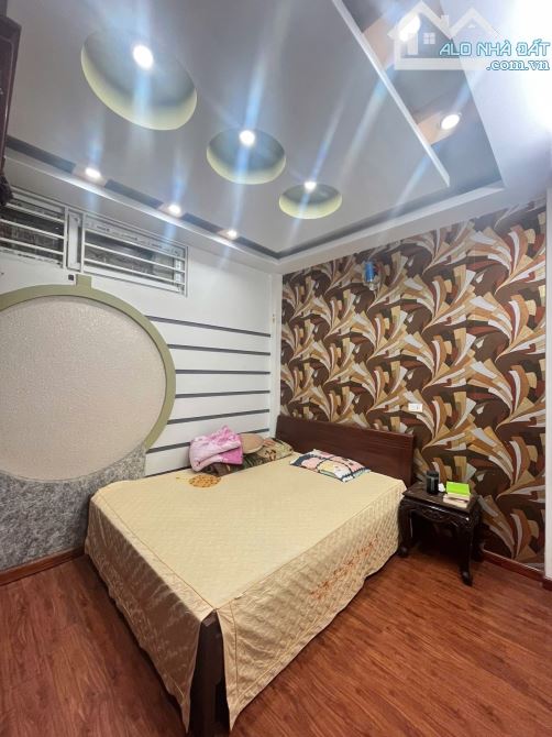 CẦU GIẤY GẦN Ô TÔ 5 TẦNG 4 NGỦ 40m GIÁ 8TY99 - 3