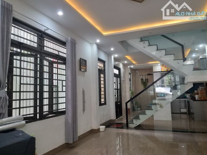 BÁN NHÀ 3 TẦNG MẶT TIỀN ĐƯỜNG ĐẦM RONG 2 - KẸP KIỆT 4M – GIÁ TỐT - 3