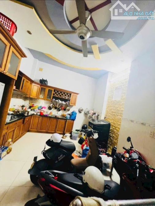 Hương Lộ 2 Bình Tân , 4 x 16m , 4 tầng BTCT mới đẹp , hẻm 8m , chỉ 6.35 tỷ tl - 3