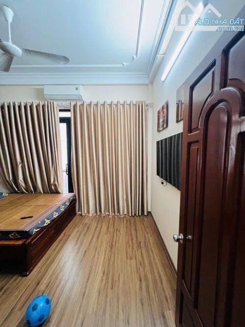 CHỈ 12 TỶ 900 TRIỆU - HÀO NAM - CÁT LINH - 45M2 - TẦNG 2 ĐUA 48M2 - 5 TẦNG - MT 4.6M - 2