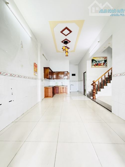 Bán Nhà Mặt Tiền Hóc Môn -105 M2 (7x15 ) - 2Tầng - Đường nhựa 8m  -  Chỉ 4,35Tỷ. - 3