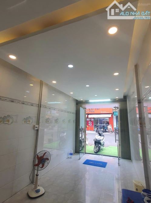 * Bán Nhà Mặt Tiền KD Sầm Uất Cao Đạt Gần Trần Hưng Đạo Q5 Mới Đẹp 3 Tầng 9 Tỷ Nhỉnh - 3