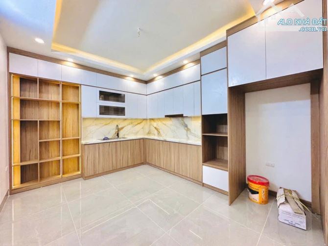 BÁN NHANH NHÀ THỊNH LIỆT - LÔ GÓC, THANG MÁY, 60M2 - KINH DOANH ĐỈNH - GIÁ ĐẦU TƯ - 3