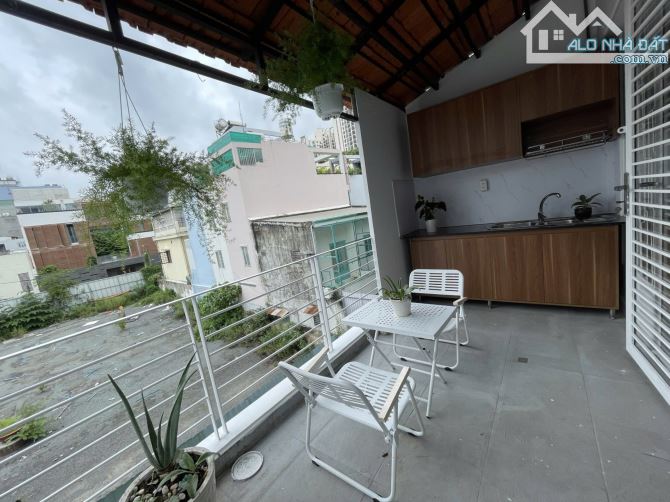 Căn hộ view bancol siêu chill ngay quận 10, gần đại học UEH, Văn Hiến, Huflit, quận 1 - 3