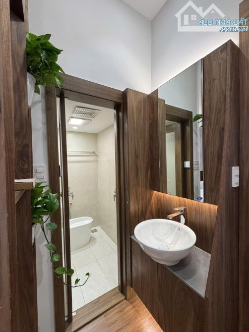 BÁN NHÀ GIÁP NHỊ - 40M2 - 7.4 TỶ - LÔ GÓC - BA GÁC TRÁNH XE MÁY - 3