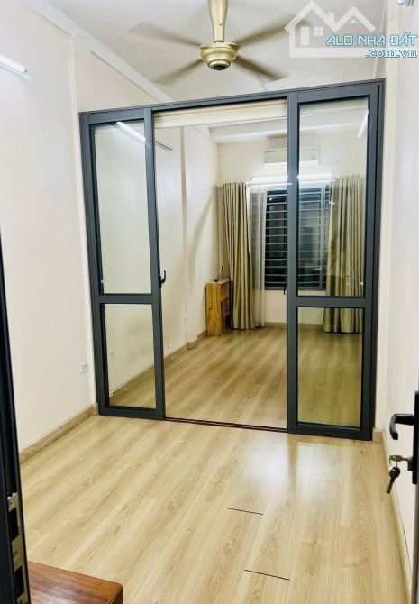Cho thuê nhà ngõ Tôn Đức Thắng-Đống Đa- dt 30/32m2*4 tầng-Giá 12 triệu - 3