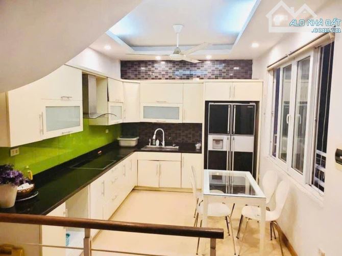 VĂN CAO - BA ĐÌNH - DT 57M2 x 5T - MT 4,7M - 13,5 TỶ - GẦN PHỐ - GẦN HÔ TÂY - Ô TÔ DỪNG ĐỖ - 3