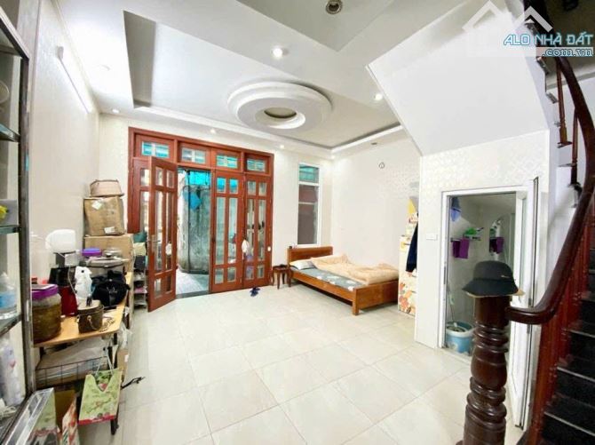 🏡 Siêu hiếm! Nhà Nguyễn Văn Huyên – 57m² – Giá Chỉ 8.8 Tỷ- Ngõ ô tô rộng - 3