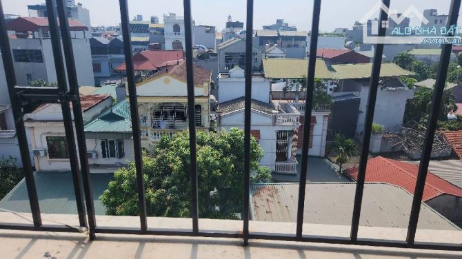 💥gara oto 7 chỗ - thang máy nhập khẩu - 50m2 X 5 tầng lô góc Thạch Bàn - 6.69 tỉ💥 - 3