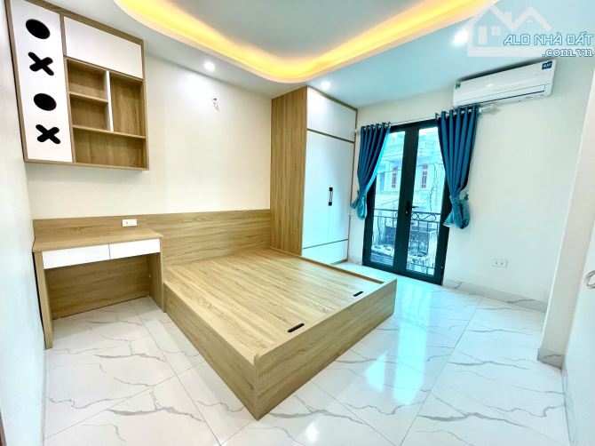 Bán nhà độc lập Biên Giang,lô góc 5 tầng . chỉ 30m ra mặt QL6 - 3