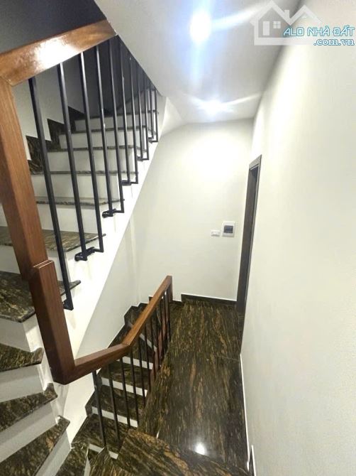 💕💕Bán Nhà Thạch Bàn 40m2-Nhỉnh 7 tỷ -FULL NỘI THẤT -TRUNG TÂM TIỆN ÍCH- PHÁP LÝ SẠCH-SỔ - 3