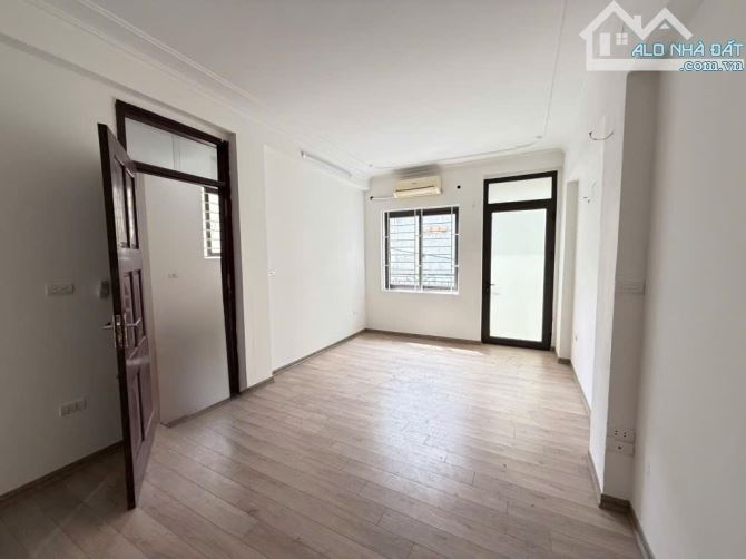 TRẦN CUNG CẦU GIẤY, VÀI BƯỚC CHÂN RA MẶT PHỐ Ô TÔ GẦN NHÀ, DT35M2 5TẦNG FULL NỘI THẤT. - 3