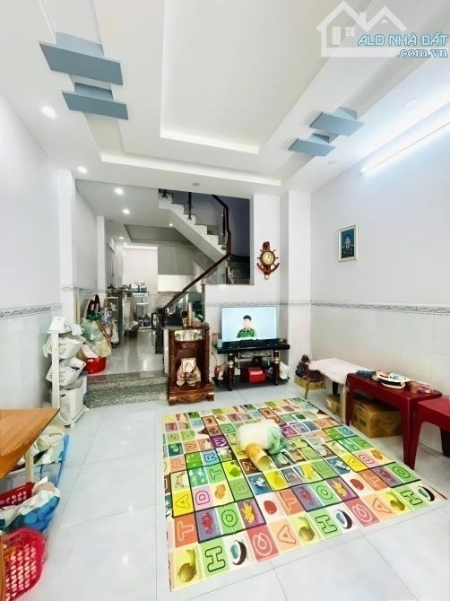 HẺM XE TẢI NÉ THÔNG HƯƠNG LỘ 2 CHIẾN LƯỢC 3 TẦNG 4M16M SÁT AEON MALL Chỉ 5.85 TỶ - 3