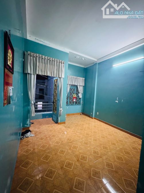 QUA HIẾM-RỘNG RẺ-BÁN NHÀ 2LẦU-47M2- HOÀNG BẬT ĐẠT-P15-TÂN BÌNH - 3