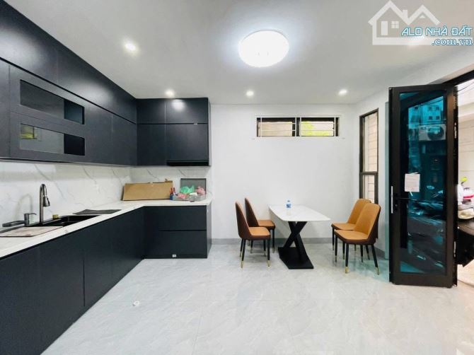 BÁN NHÀ ĐẸP YÊN HÒA LÔ GÓC NGÕ RỘNG 37M2 - 3