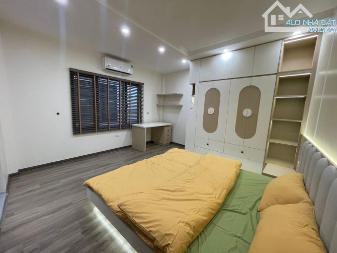 NHÀ ĐẸP LONG BIÊN 1 - 5 TẦNG KIÊN CỐ - VIEW VIP MẶT HỒ - FULL NỘI THẤT. - 3