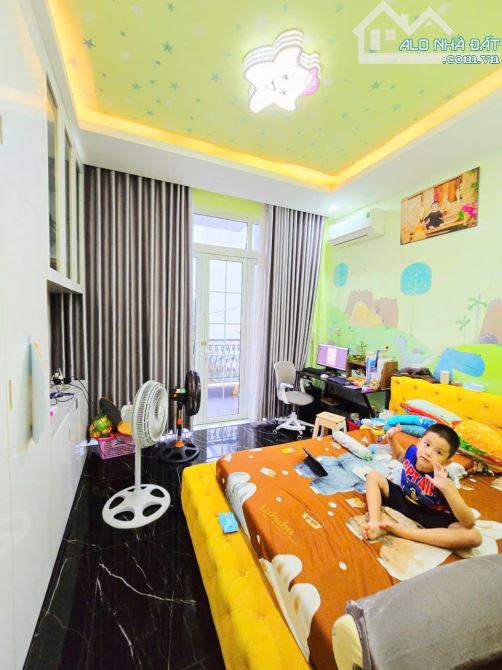 Bán Nhà Đẹp Giá Rẻ Âu Dương Lân Quận 8 – 3 Tầng – 4PN – Hẻm Xe Hơi – Chỉ 6 Tỷ! - 3