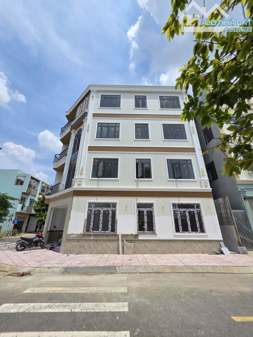 Bán nhà 2 mặt tiền, gần làng đại học quốc gia, phường Bình An, Thành phố Dĩ An - 3