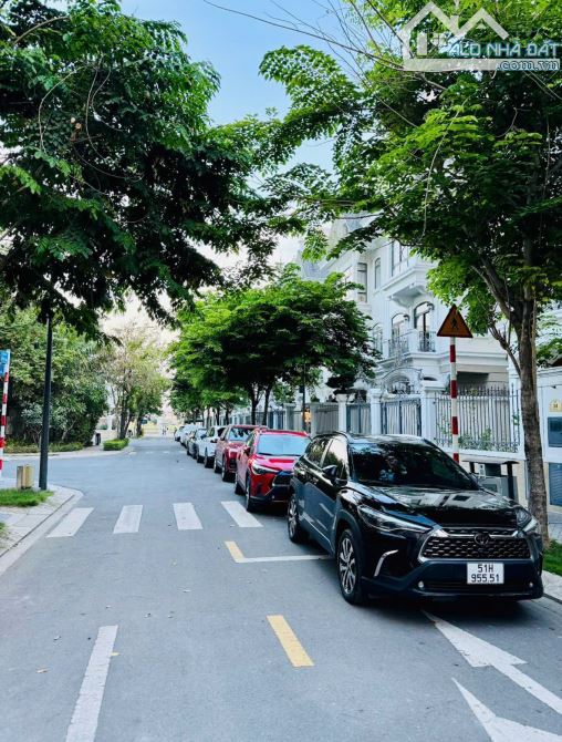 BÁN GẤP BIỆT THỰ VITORIA VILLAGE 15X20 VIEW CÔNG VIÊN TRƯỚC NHÀ KHU CHỈ 16 CĂN B.THỰ 62 TỶ - 3