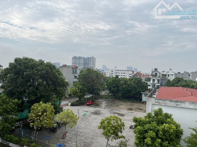 BÁN ĐẤT TRÂU QUỲ – KINH DOANH – TẶNG NHÀ 4 TẦNG THANG MÁY DÂN XÂY KIÊN CỐ – 31HA PHÂN LÔ O - 2