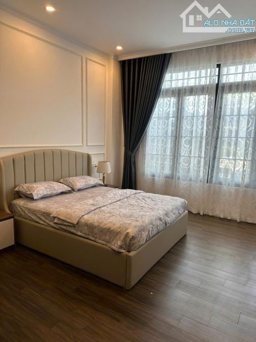 BTgóc siêu hoa hậu Mới Sịn xò 330m2 mặt 17m hướng ĐN TN KĐT Mỹ Gia giá 25 tỷ - 3