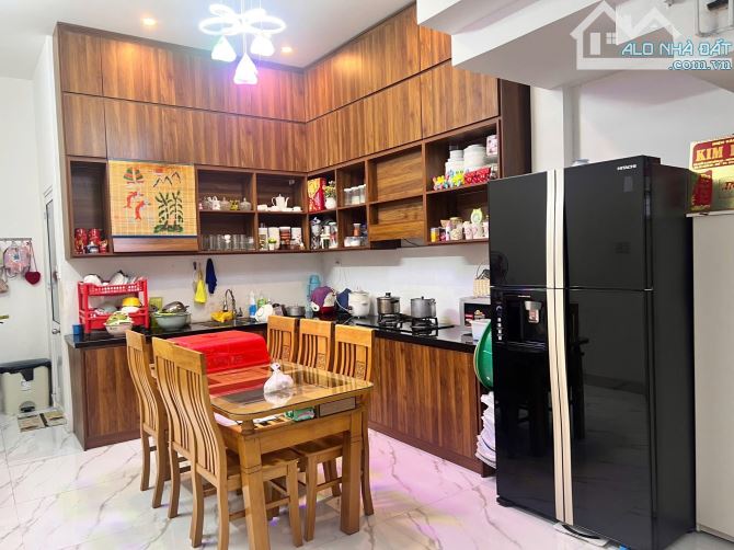 Nhà 4 Tầng Mặt tiền Nguyễn Hữu Cảnh - Cạnh Làng Đại Học - 6 Tỷ - 3