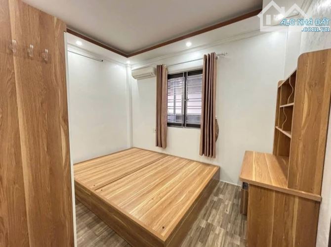 Bác Thoa đang cần bán nhà 4t,45m tại con phố Phan Đình Giót,Hà Đông,ngõ to chỉ 8t - 3