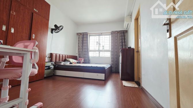 Bán nhanh căn chung cư 2PN ở CT5 Xa la- Hà Đông, giá 3,95 tỷ,full đồ, sổ đỏ chính chủ - 3