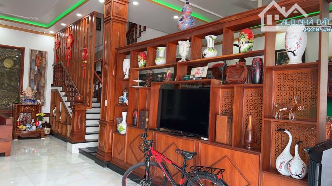 CĂN GÓC 2 MẶT TIỀN 2 SỔ QUÁN CAFE + CĂN NHÀ 3 TẦNG CAO CẤP, KHU VINCOM 550 NHÀ PHỐ DĨ AN - 3