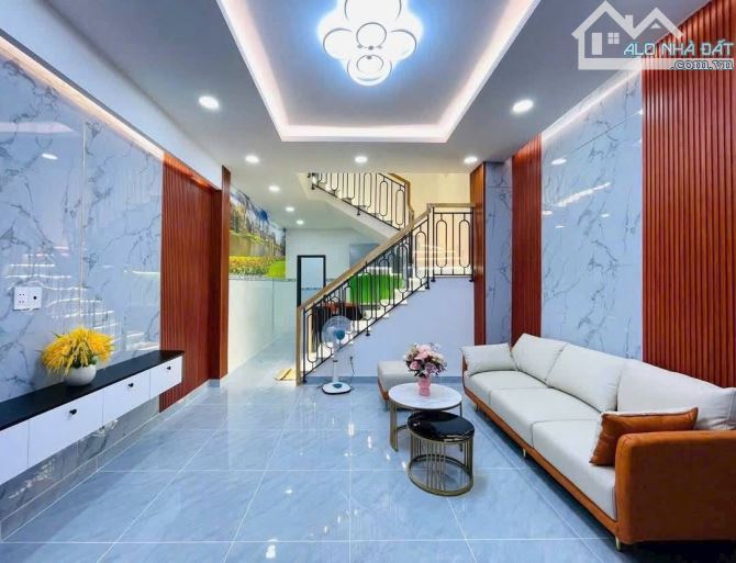 Nhỉnh 5 tỷ mua được nhà Gò Vấp gần CV Làng Hoa 50m2 - 3