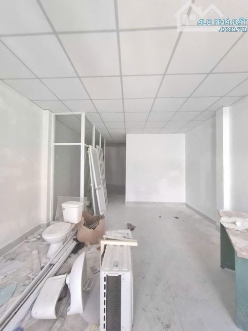 Nhà 2 tầng  Hẻm 8m có vỉa hè  vài bước ra mặt tiền Lê trọng Tấn Tân Phú  4.3x18m Giá 10.3 - 3
