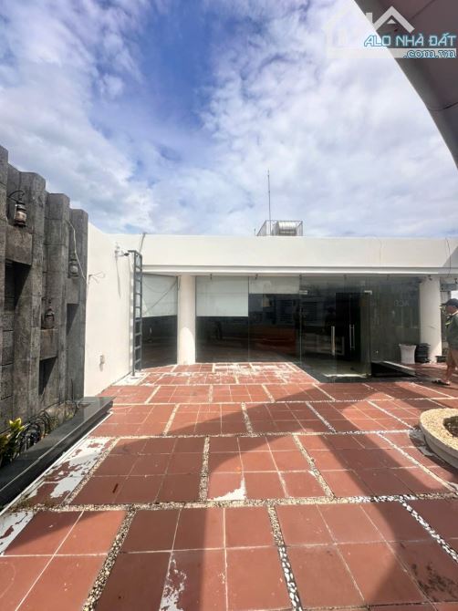 Cho thuê sân thượng tòa nhà mặt tiền Đèn 4 Ngọn – trung tâm TP. Long Xuyên - 3