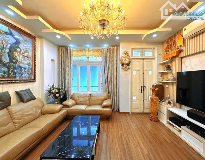 Bán nhà phố Hoàng Cầu Đống Đa, 50m2, 5 Tầng, ô tô Tránh, Kinh Doanh, giá 17 tỷ - 3