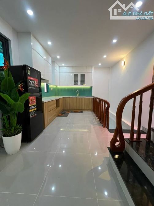 Chủ hạ chào bán nhanh nhà Phố Trần Quốc Hoàn, 36m2, 5 tầng, 2 mặt thoáng, ô tô tránh,14 tỶ - 3