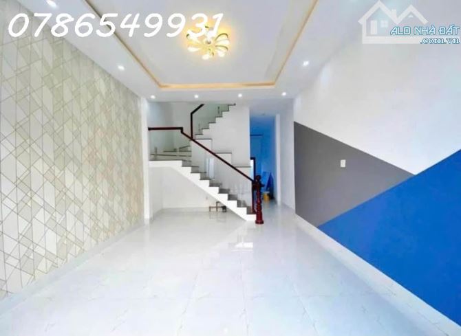 BÁN NHÀ 2 TẦNG 60M2 SÁT VINCOM LÊ VĂN VIỆT NHỈNH 3 TỶ - 3
