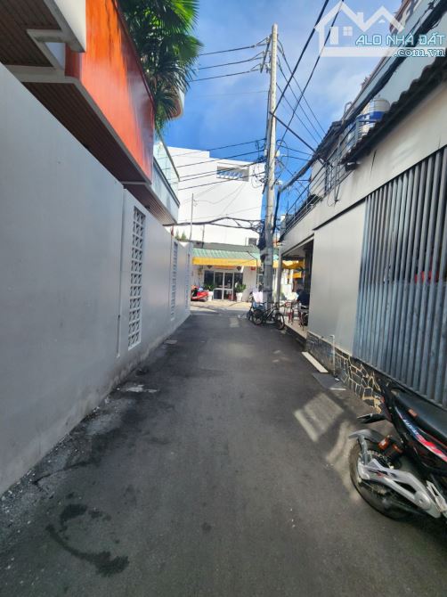 Bán nhà HXH 218/...đường Nguyễn Duy Cung, F 12, Gò Vấp, 40m2, 3 tầng, 2PN, giá 5 tỷ - 3