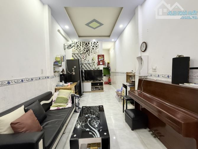 Nhà gần công viên Làng Hoa, Phường 9, Gò Vấp, 2 tầng, 30m2, HXH thông - 3