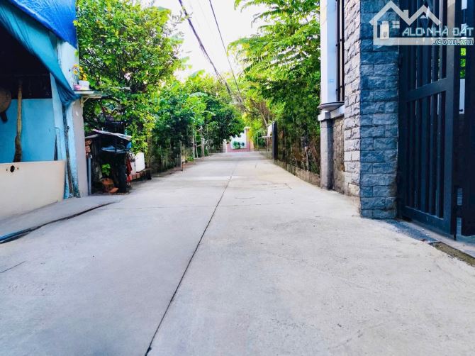 Bán Nhà Hóc Môn- 101M2(6 x18)- 3Tầng - HXH- Chỉ4,2 Tỷ. - 3