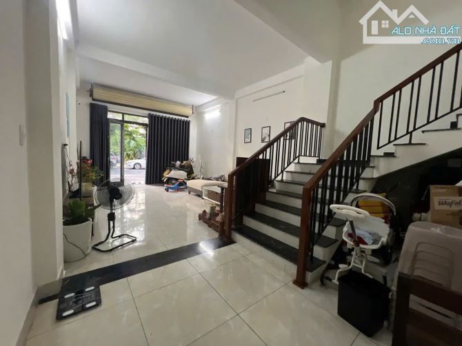 🏡 CHỦ GIẮ SÂU CẦN BÁN NHANH NHÀ 3 TẦNG ĐẸP ĐƯỜNG 7M5 – THANH LƯƠNG 15, KHU ĐT HÒA XUÂN, Đ - 4
