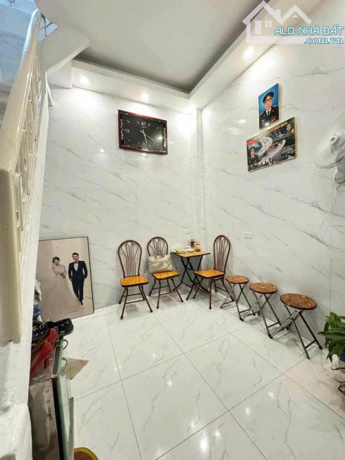 Bán Nhà Nguyễn Thái Học: 3,6 Tỉ,DT Vuông 15m,MT 3m,Cách Mặt Phố 15m.. - 4