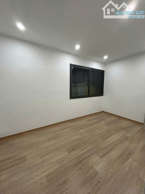 BÁN TẬP THỂ BÓNG ĐÈN, RẠNG ĐÔNG, NGUYỄN TRÃI, THANH XUÂN. 65M2- 3PN.3,1 TỶ - 4