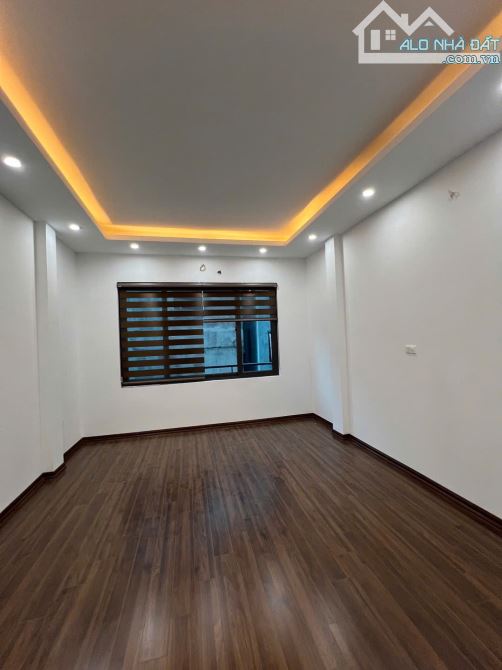 BÁN NHÀ LÔ GÓC BÙI XƯƠNG TRẠCH – 56M² – 5 TẦNG – THANG MÁY – Ô TÔ LÙI CỬA – 13.X TỶ - 4