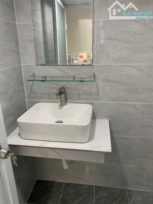 BÁN NHÀ CÁCH MẠNG THÁNG TÁM, 2 TẦNG, 30M2, GIÁ 3,8 TỶ ( TL) - 4